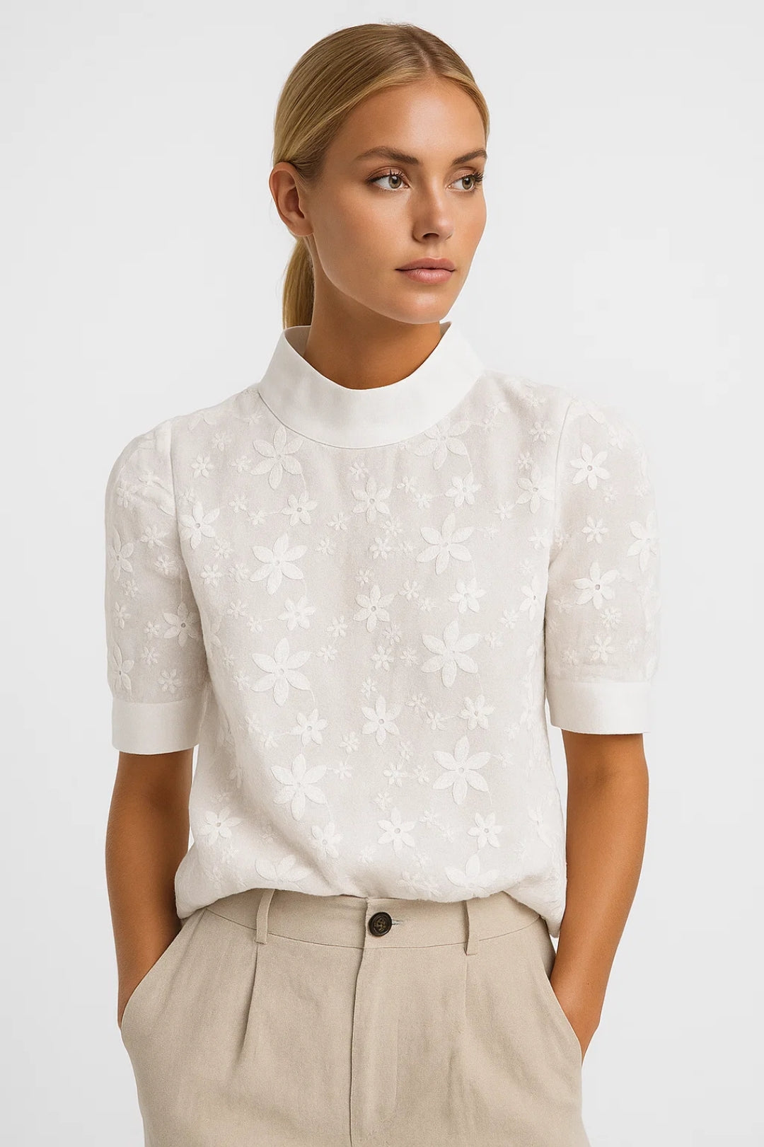 Blusa Bordada | Motivo Floral con Mangas Cortas | Acabado Elegante
