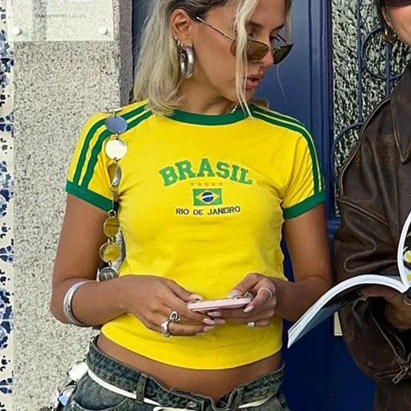 Camiseta crop top mujer estampado Brasil corte ceñido